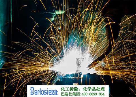 万顷沙镇的墙面装修公司：全方位拆除，精心改造